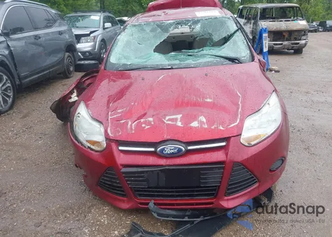 2014 Ford Focus Se z USA, uszkodzony, nr VIN 1FADP3F2XEL371136